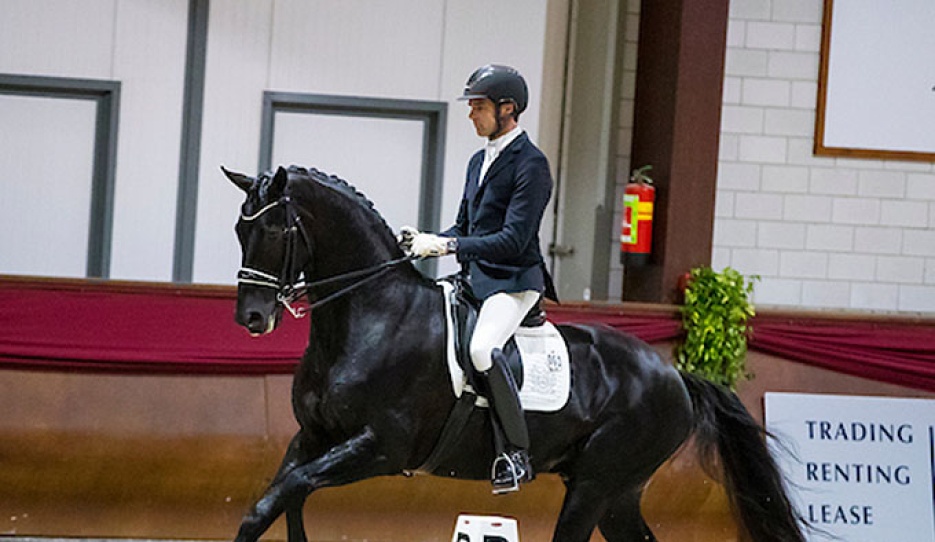remy Bastings and Hennessy at the 2018 CDN Kronenberg :: Photo © Digishots