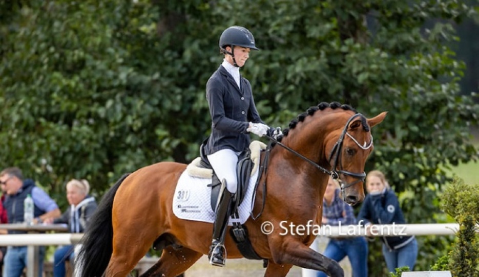 Hannah Laser and Va' Pensiero at the 2020 Bundeschampionate :: photo © Stefan Lafrentz