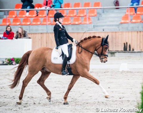 Lucie-Anouk Baumgurtel on Coriander FH