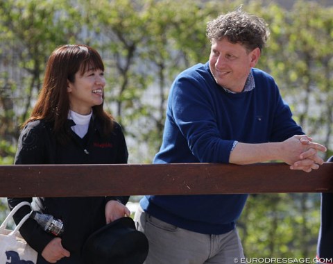 Japenese Akane Kuroki is trained by Imke Schellekens-Bartels in The Netherlands, just like Kazuki Sado. Here Akane is chatting with Imke's husband Joep Schellekens