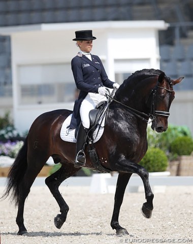 Maria Caetano on Fenix de Tineo