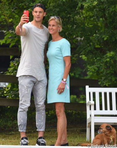 Show host Rosalie von Landsberg-Velen taking a selfie with German soccer star Manuel Neuer, who is about to embark to Russia for the World Soccer Championships
