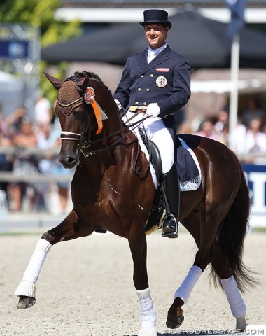 Austrian Wolfgang Himsl on Sissy Max-Theurer's Westfalian stallion Valparaiso (by Vitalis x Furst Piccolo). They were seventh with 77.736%