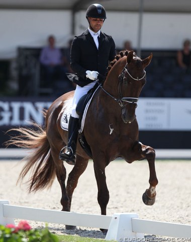 Dutch-Moroccon Yessin Rahmouni on Impress Taonga (by Vitalis x Hotline)