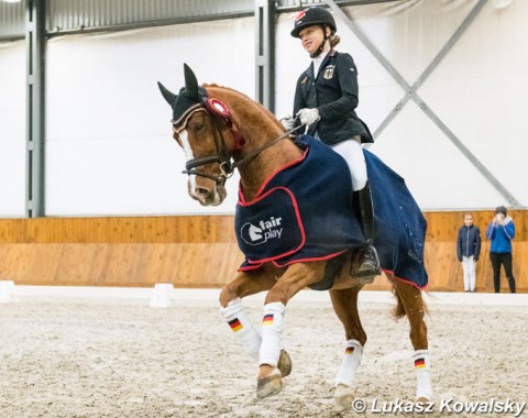 Lucie-Anouk Baumgurtel on Coriander FH