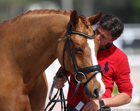 Christoph Koschel kissing Ballentines