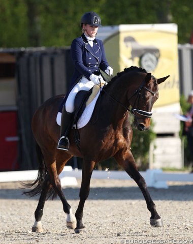 Jessica Poelman on Zamora (by Welt Hit II x Vasco)