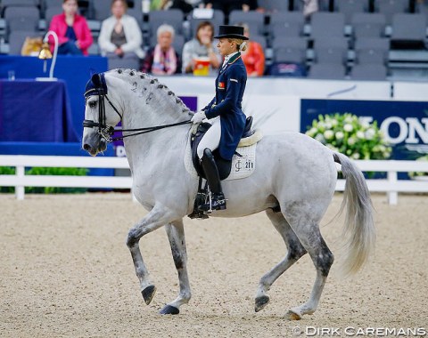 Maria Caetano on Coroado