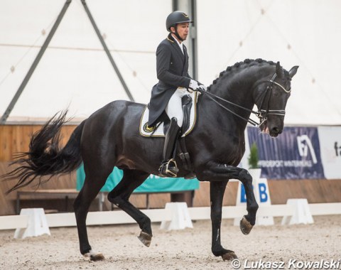 Qabil Ambak on Delatio, who was previously shown by Bianca Kasselmann, Emile Faurie and Patrik Kittel