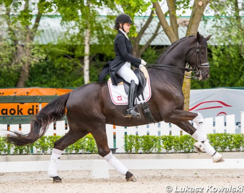 Julia Rogowska on Le Baton Rouge