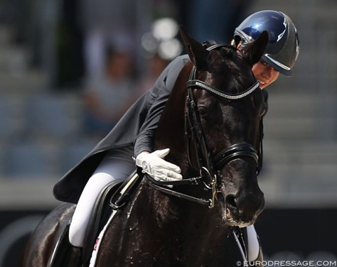 Lottie Fry pats Glamourdale after their PSG test