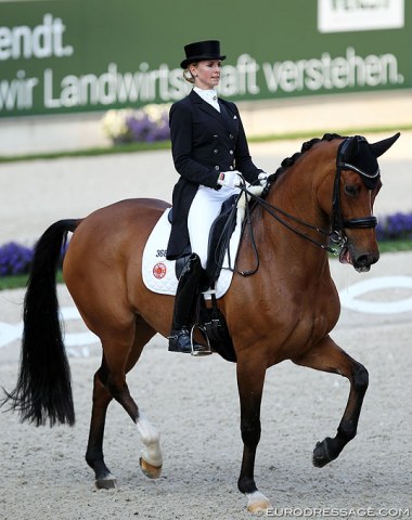 Jessica von Bredow-Werndl  on Zaire E