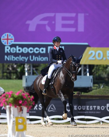 Rebecca Bell is reading Lliterature at Oxford University while competing Nibeley Union Hit at international YR top sport level