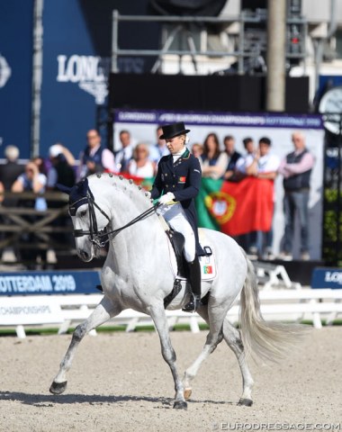 Maria Caetano on Coroado