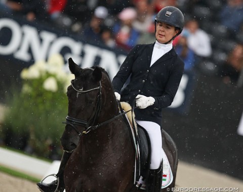 Hungarian young rider Gabriella Erdi competed at the 2019 European Youth Riders Championships last weekend and is now in Ermelo on Kazlea Ltd's Jemima (by Everdale x Don Gregory). They rode in one of the biggest downpours of rain today