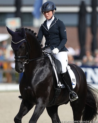 Yvonne Osterholm and her very eager, athletic and willing Ironman H (by Bordeaux x Rousseau). The horse could stretch and lengthen a bit more in the topline