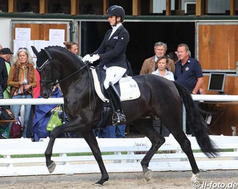 Tessa Frank on Jasmin Troike's Flying Nymphenburg (by Furstenball x Johnson)