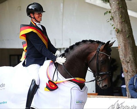 Robin van Lierop and Zum Glück (by Zonik x Florestan) win the 6-year old Dressage Horse Finals
