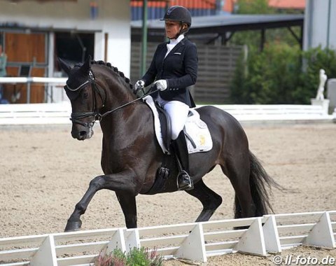 Lena Waldmann on Friend for Life (by Fiorissimo x Sir Donnerhall)