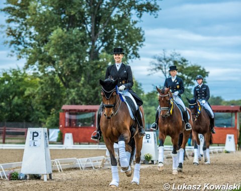 Jessica von Bredow-Werndl and Zaire E in the lap of honour