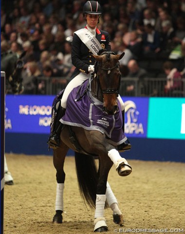 Charlotte Dujardin and Mount St. John Freestyle win the London World Cup Qualifier. 