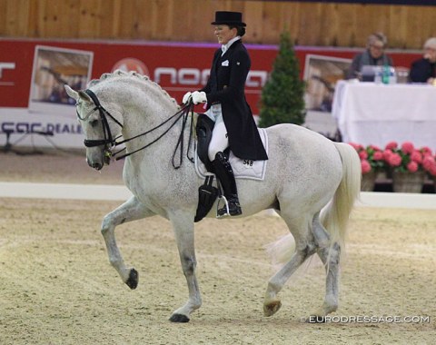 Swiss Anna Mengia Aerne-Caliezi on the 19-year old Raffaelo va Bene (by Royal Diamond)