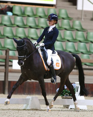 Evi van Rooij and King Stayerhof's Jango