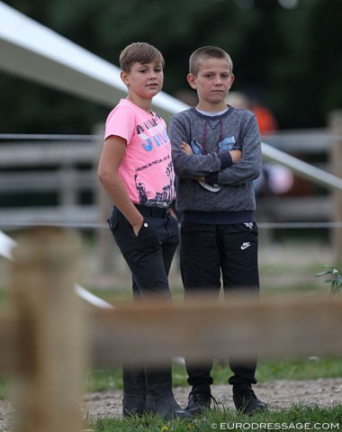 Breugelhoeve barn boys watching the spectacle