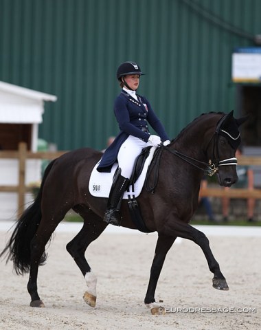 Luxembourg's Emma Lou Becca made her Under 25 debut as a 17-year old aboard Fiero, who was previously shown by Fabienne Lutkemeier. 