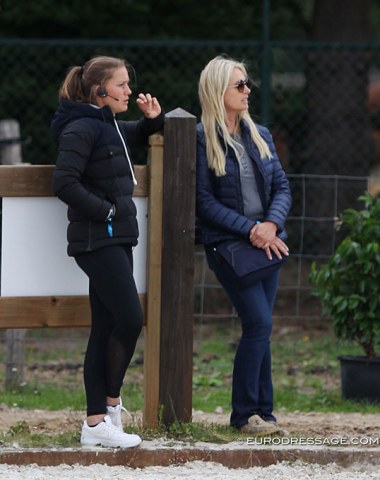 Annabella Pidgley's coach Cathrine Dufour and mom Sarah in the warm up