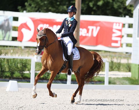 The Portuguese based Italian rider Lisa Bartz on Derano B