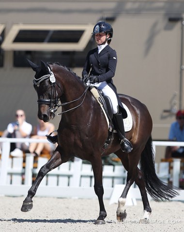 Belgian Suraya Hendrikx on Dear Friend (by Danone x Dollmann). She recently switched trainers from Jeannette Haazen to Nicolette van Leeuwen