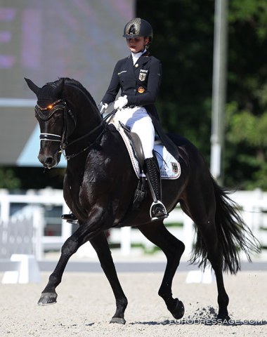 Henriette Schmidt on Rocky's Sunshine