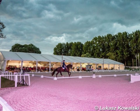 Sun setting at Stable Unikornis