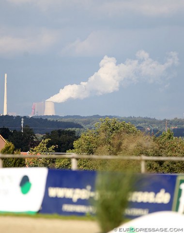 Power plant in the background: Nike-Kraftwerk Ibbenbüren