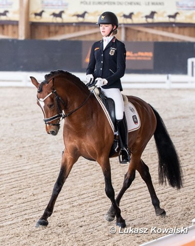 pony rider Antonia Roth with Dark Delight B (by Helios B x Golden Dancer)