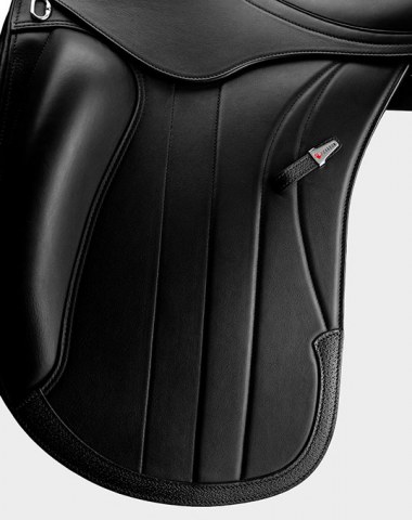 Detail of the Viktoria Equipe dressage saddle