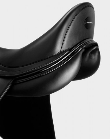 Detail of the Viktoria Equipe dressage saddle