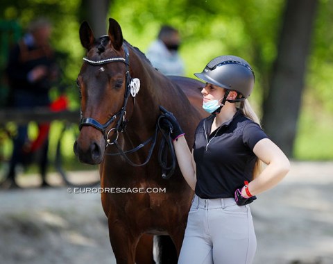 Eline Borrey de Coninck with Haressel