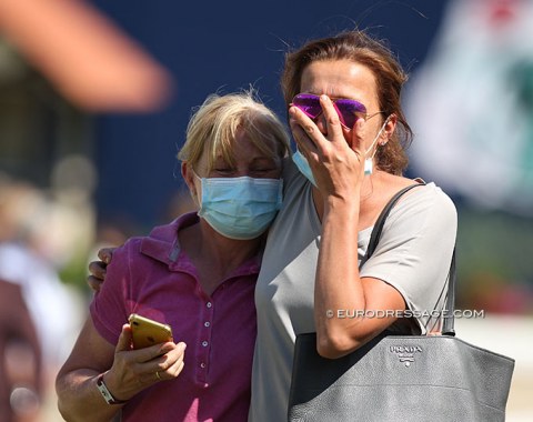 Martha Raupach's mom at the prize giving ceremony. Her daughter won the team test