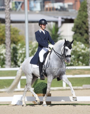 Very interesting and sophisticated riding from Portuguese Manuel Resina Antunes, here on Jackpot do Penedo