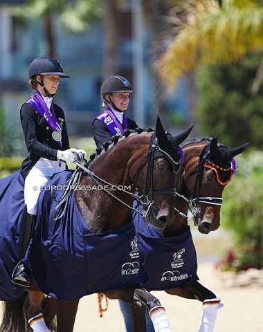 Lucie-Anouk Baumgurtel and Kenya Schwierking in the lap of honour