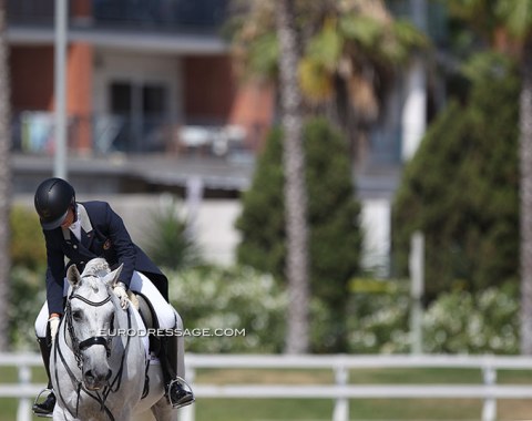 Maria Mafalda Deitado on the Lusitano Bandolim