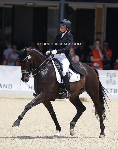 Amber van den Steen on Fame
