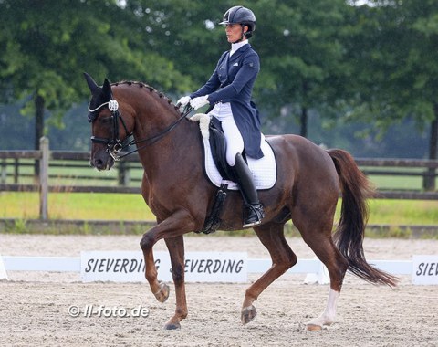 Elena Fernandez on Sueno II, the highest scoring Swiss rider in Herzlake