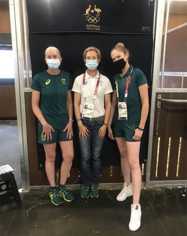 The Australian team with riders from three continents: Mary Hanna (Australia), Kelly Layne (North America), Simone Pearce (Europe)