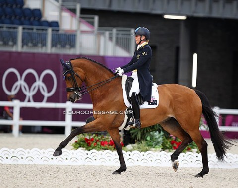 Australian Mary Hanna got a lot of publicity as being the oldest dressage rider and one of the oldest Olympians in Tokyo. Calanta did not look as regular and on point as we are used of her. Covid took its toll on the show schedule and training access in Australia