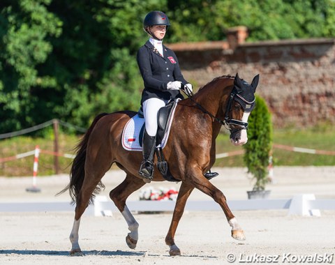 Weronica Lewandowska on Hojvejs Casmir