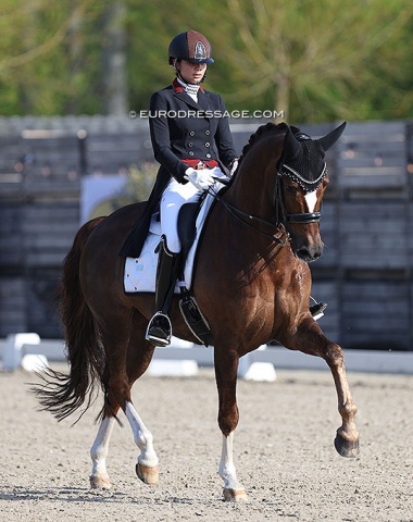 Dutch based Thai Pawarisa Thongpradup on Generaal (by Charmeur x Jazz)