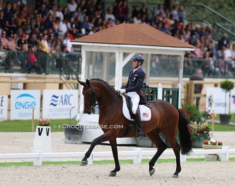 Benjamin Ebeling with Indeed in front of the packed grandstand